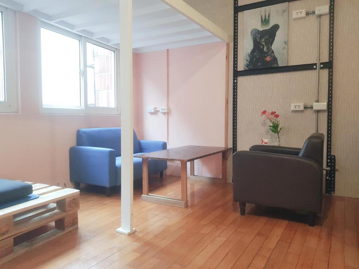 Hostel Of Rising Sun 昇行旅 Yonghe Bagian luar foto