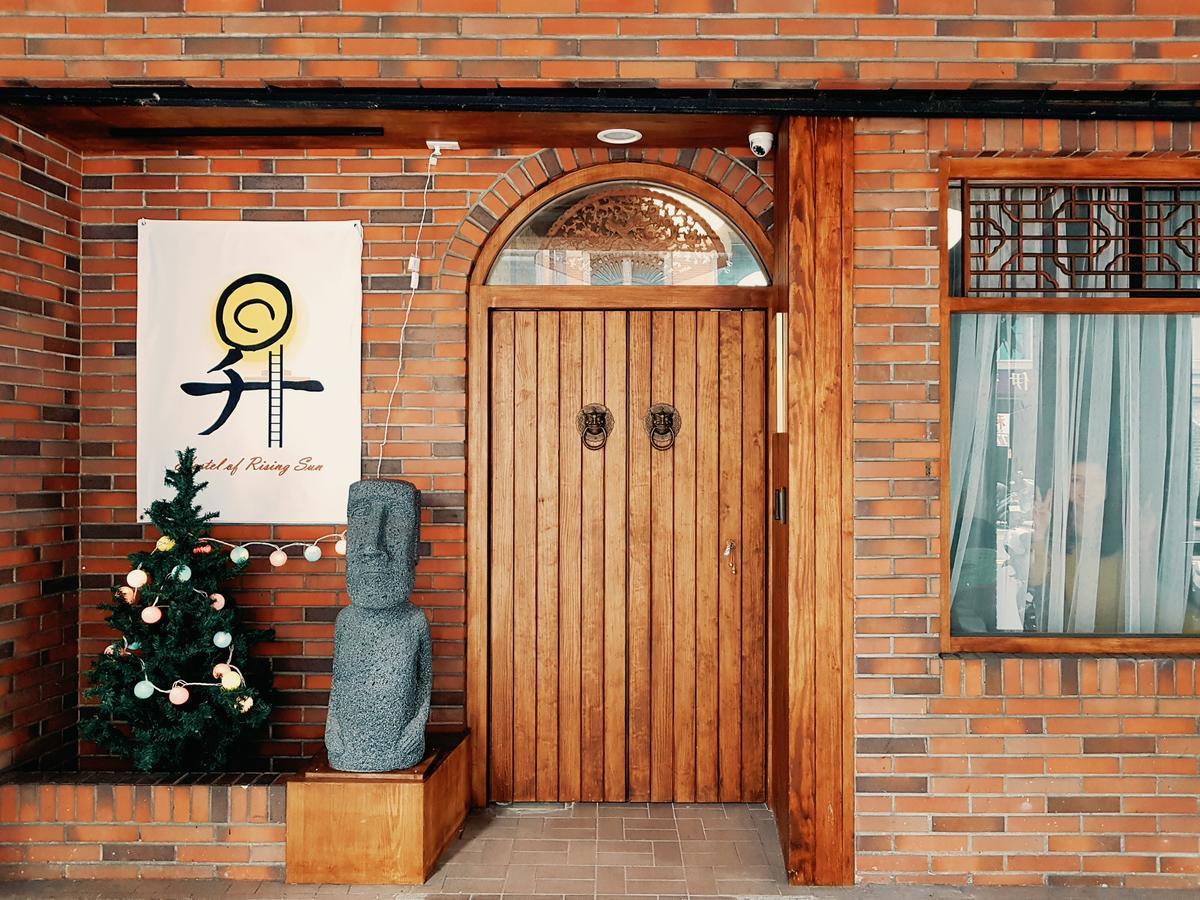 Hostel Of Rising Sun 昇行旅 Yonghe Bagian luar foto